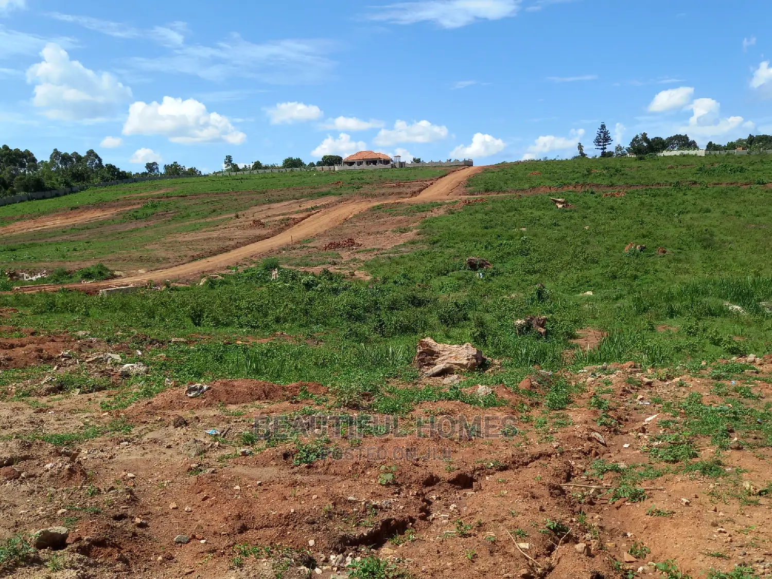 Kasangati 100*100 in a Gated Neighborhood With Tarmack in Kira