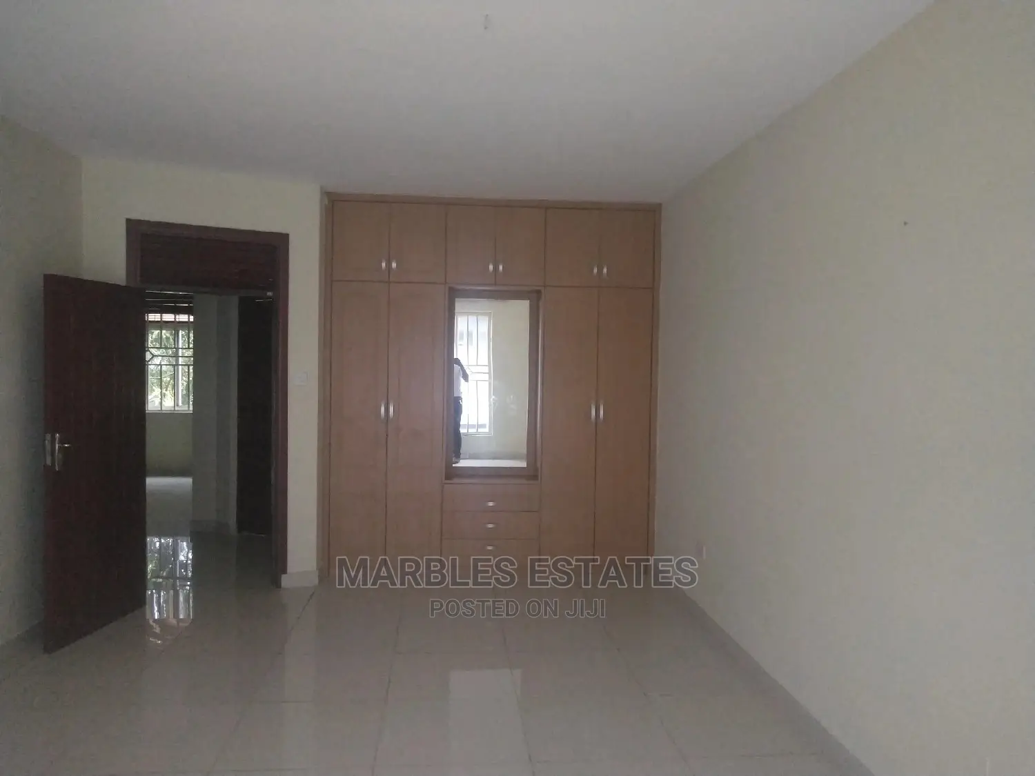 3bdrm Townhouse/Terrace in Kololo, Central Division for Rent in Central Division
