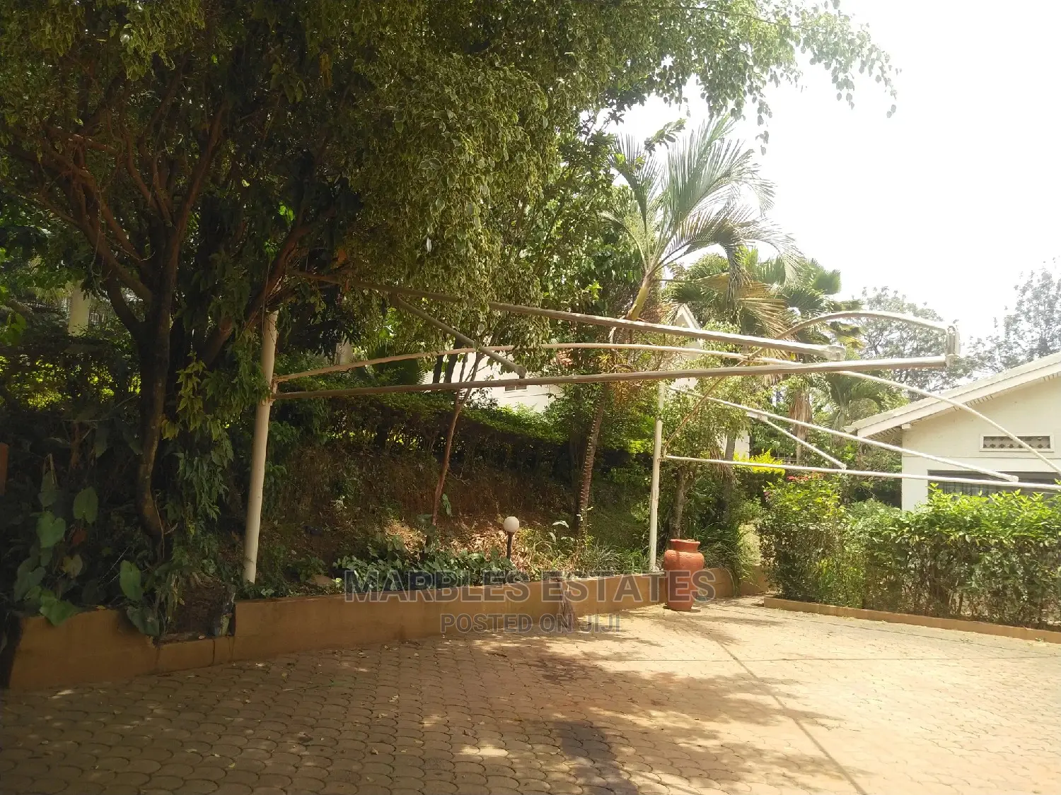 8bdrm Bungalow in Naguru, Central Division for Rent in Central Division