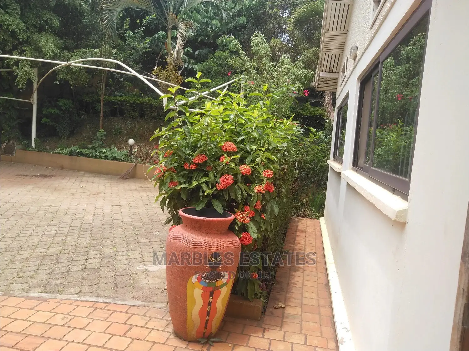 8bdrm Bungalow in Naguru, Central Division for Rent in Central Division