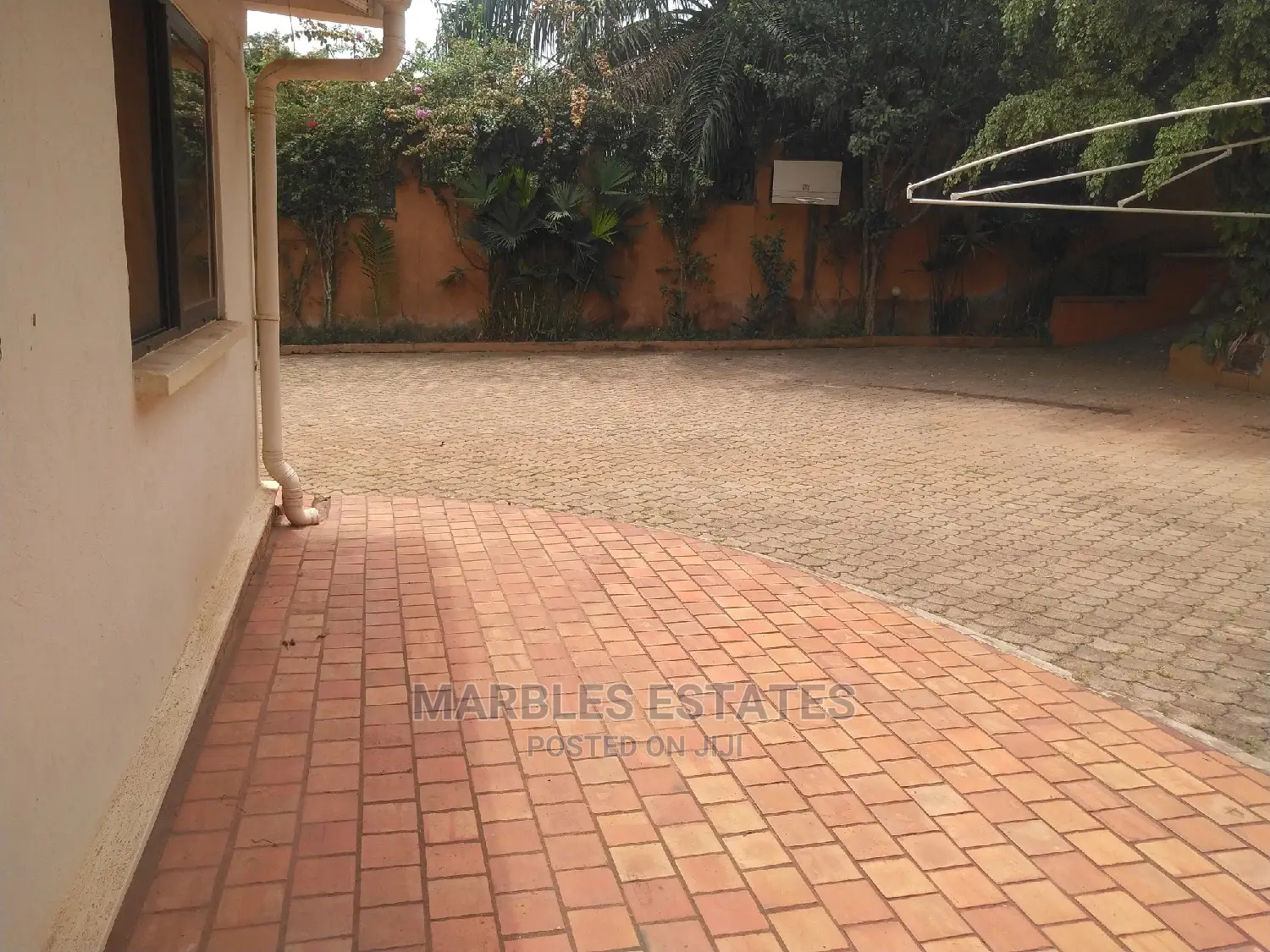8bdrm Bungalow in Naguru, Central Division for Rent in Central Division