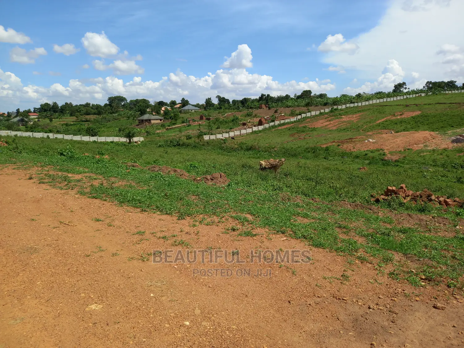 Posh 100*100 in Tarmacked Estate of Kasangati on Sell in Nangabo
