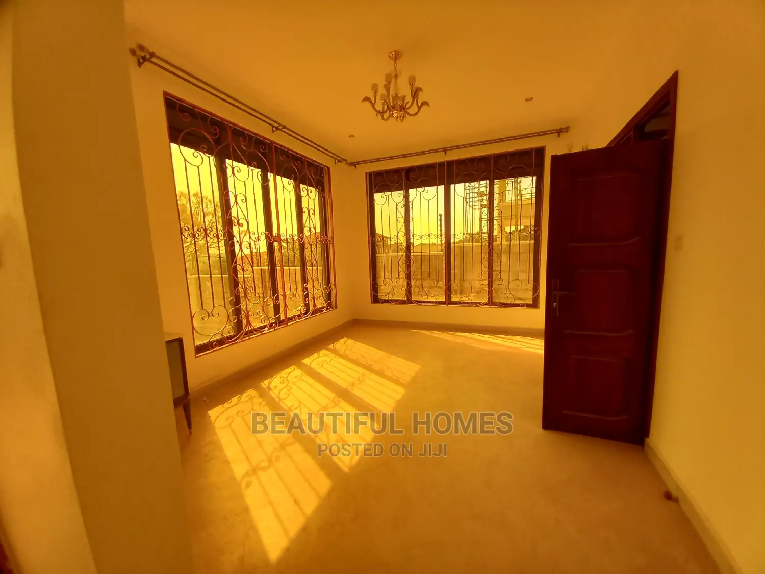 Furnished 6bdrm Mansion in Munyonyo, Makindye for Sale in Makindye