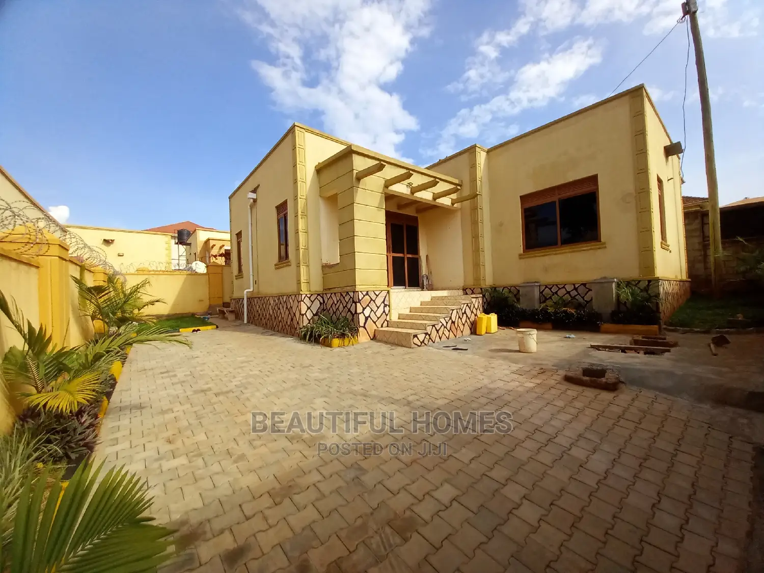 Furnished 3bdrm Villa in Kira for Sale in Kira