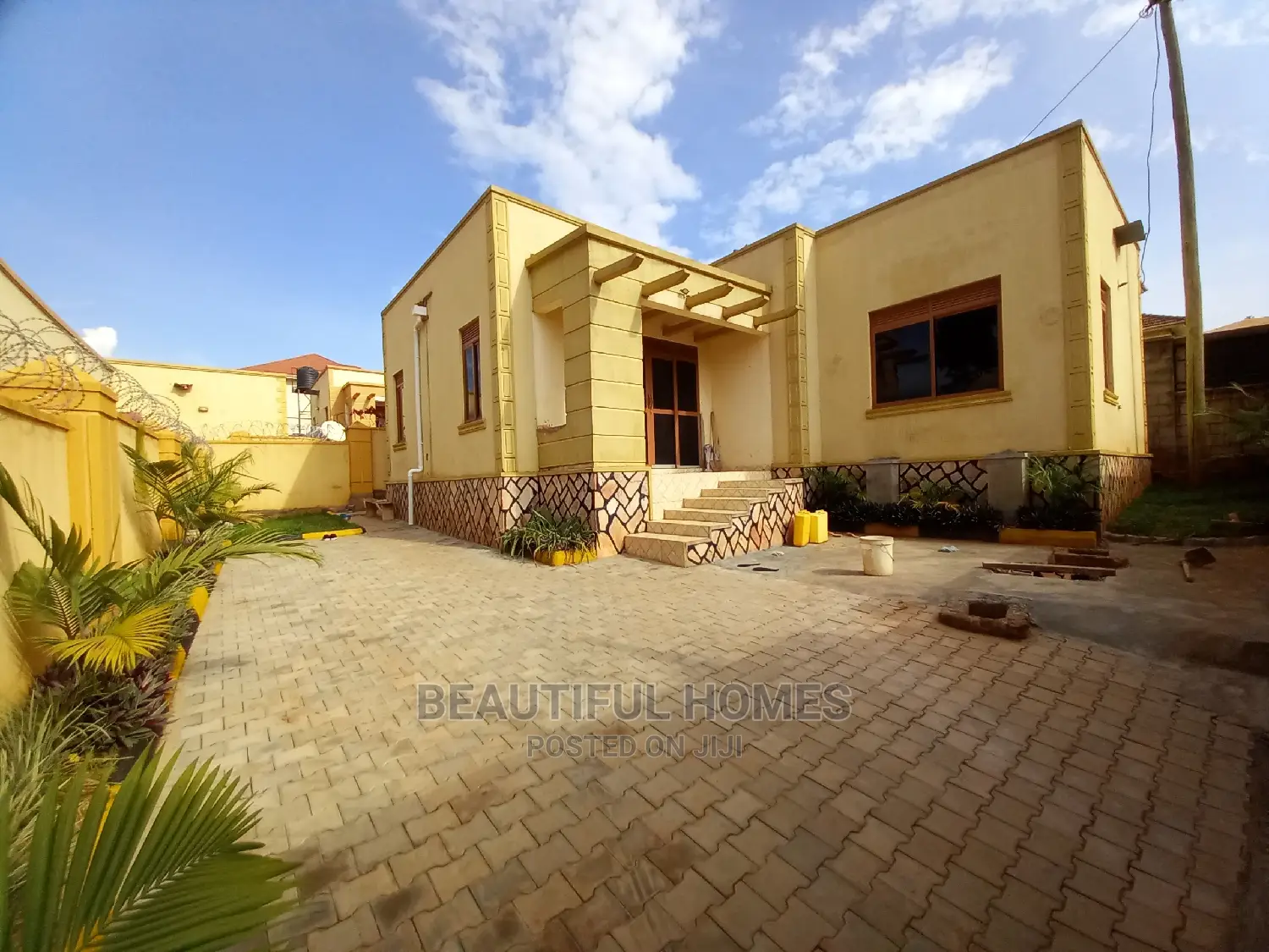 Furnished 3bdrm Villa in Kira for Sale in Kira