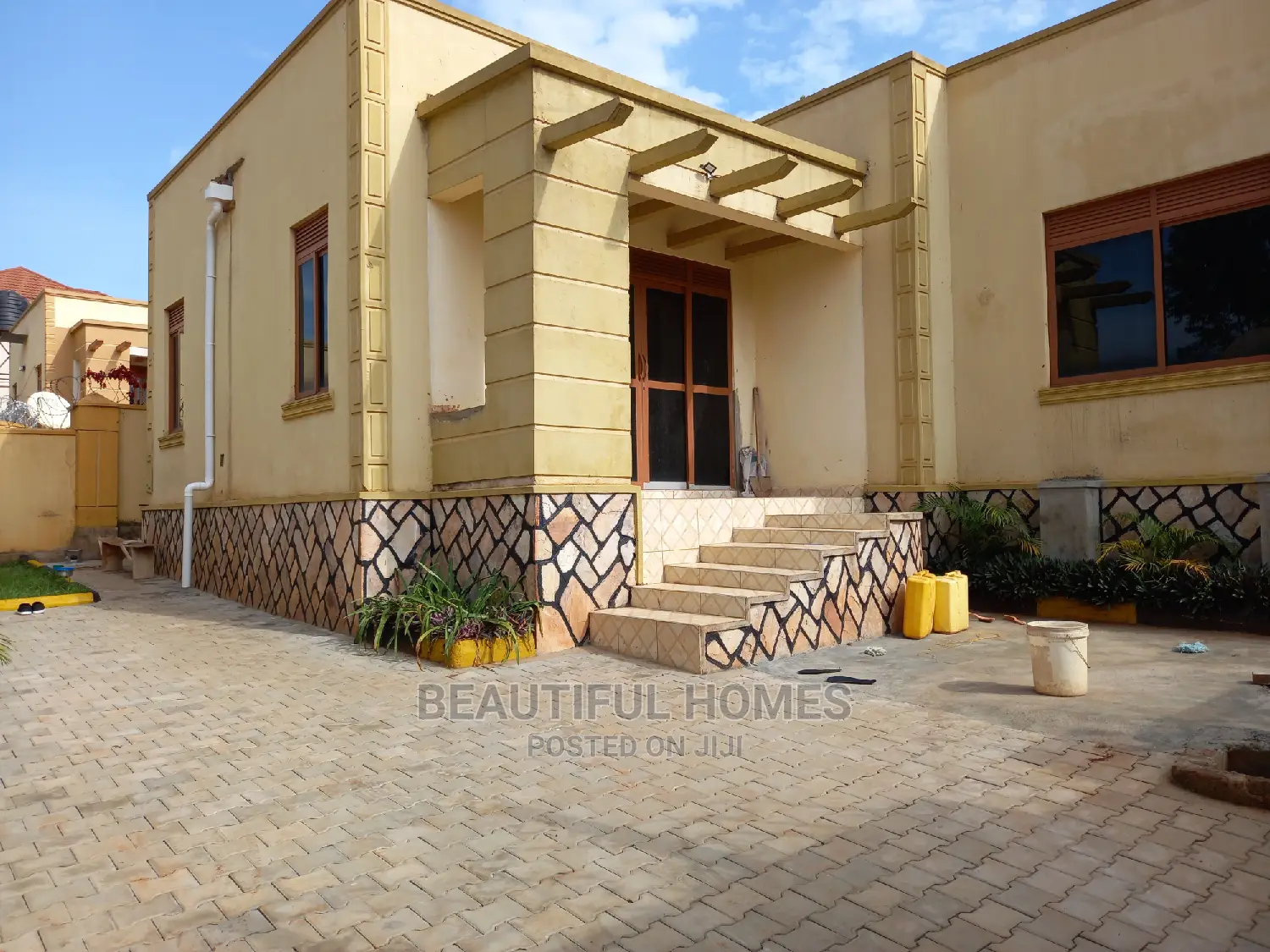 Furnished 3bdrm Villa in Kira for Sale in Kira