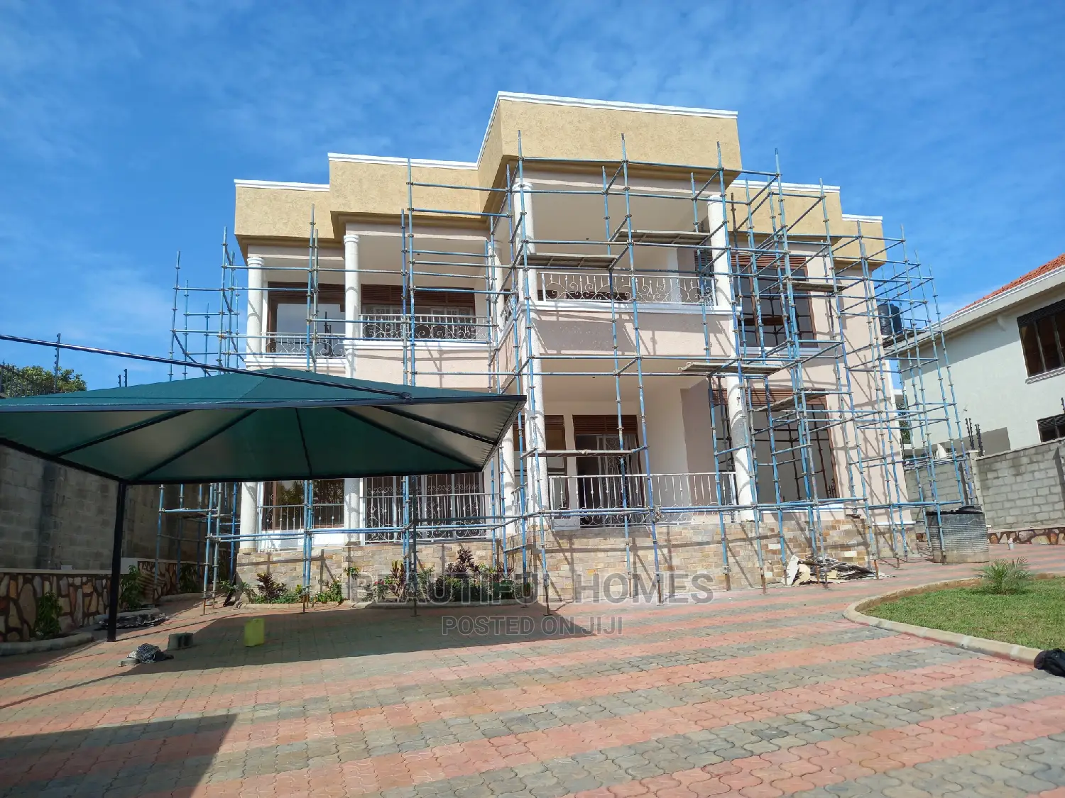 Furnished 6bdrm Mansion in Munyonyo, Makindye for Sale in Makindye