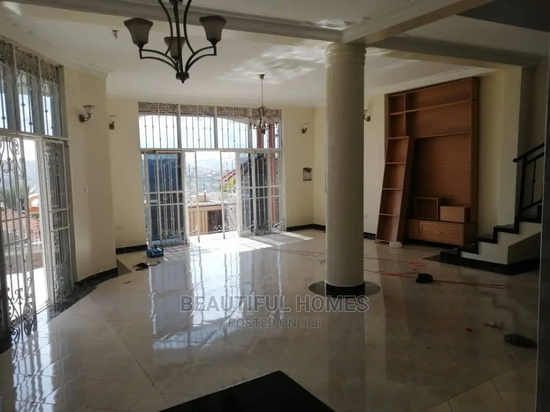 Furnished 5bdrm Mansion in Kira for Sale in Kira