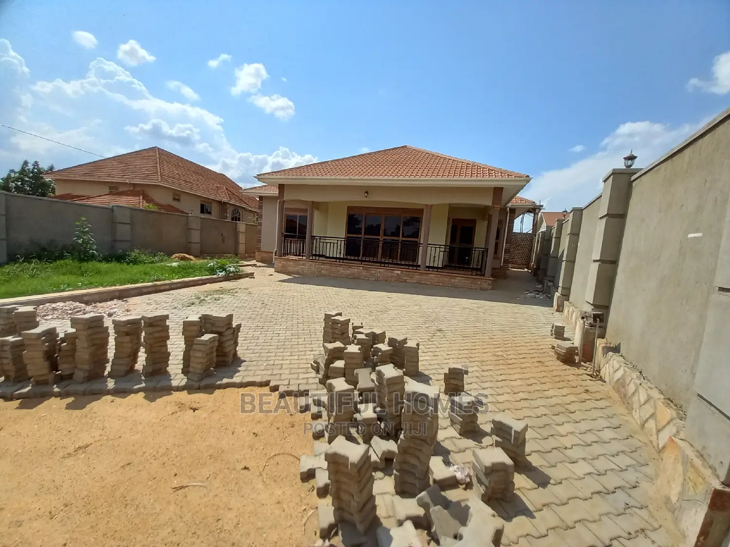 Furnished 5bdrm House in Buwate, Kira for Sale in Kira