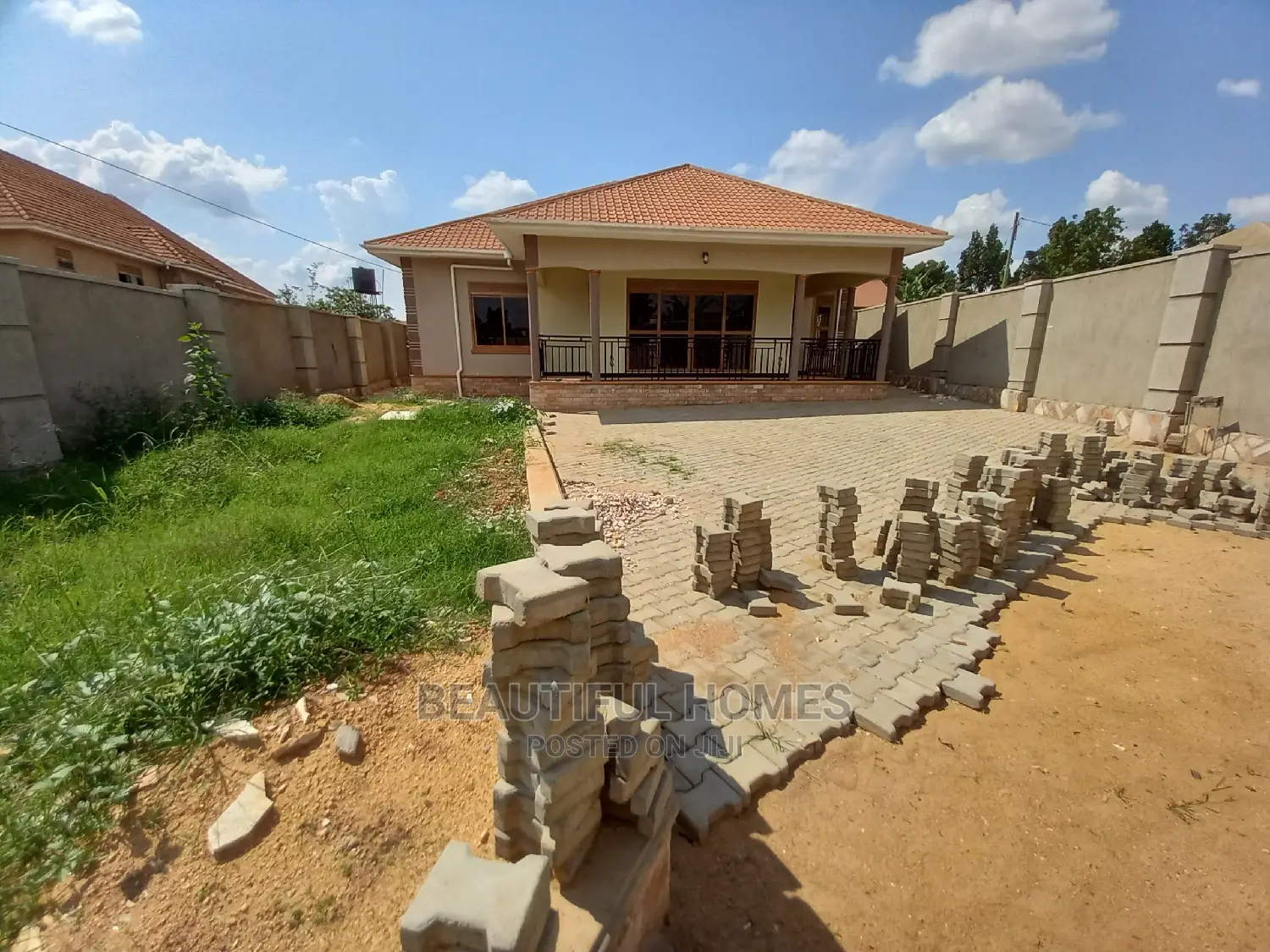 Furnished 5bdrm House in Buwate, Kira for Sale in Kira