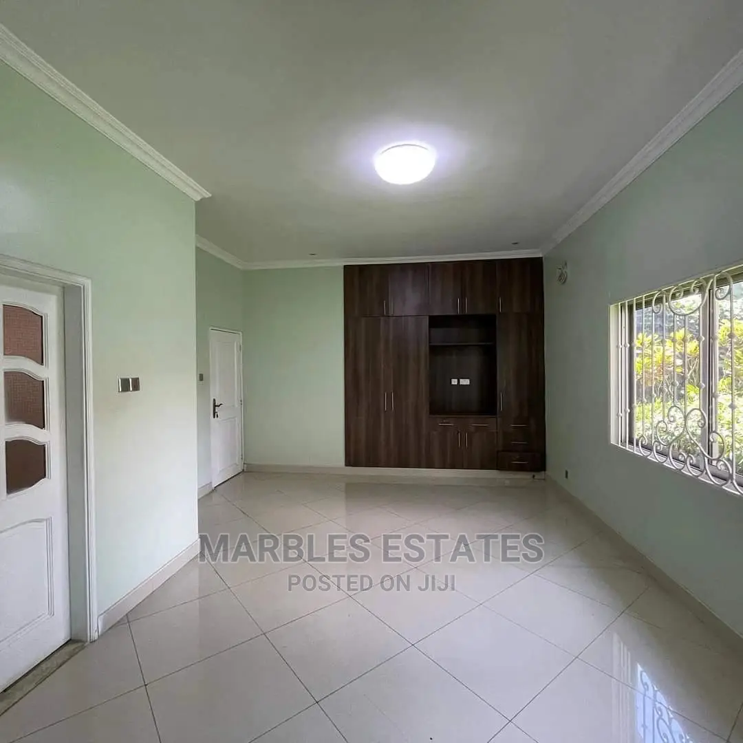 6bdrm Bungalow in Bugolobi, Central Division for Rent in Central Division
