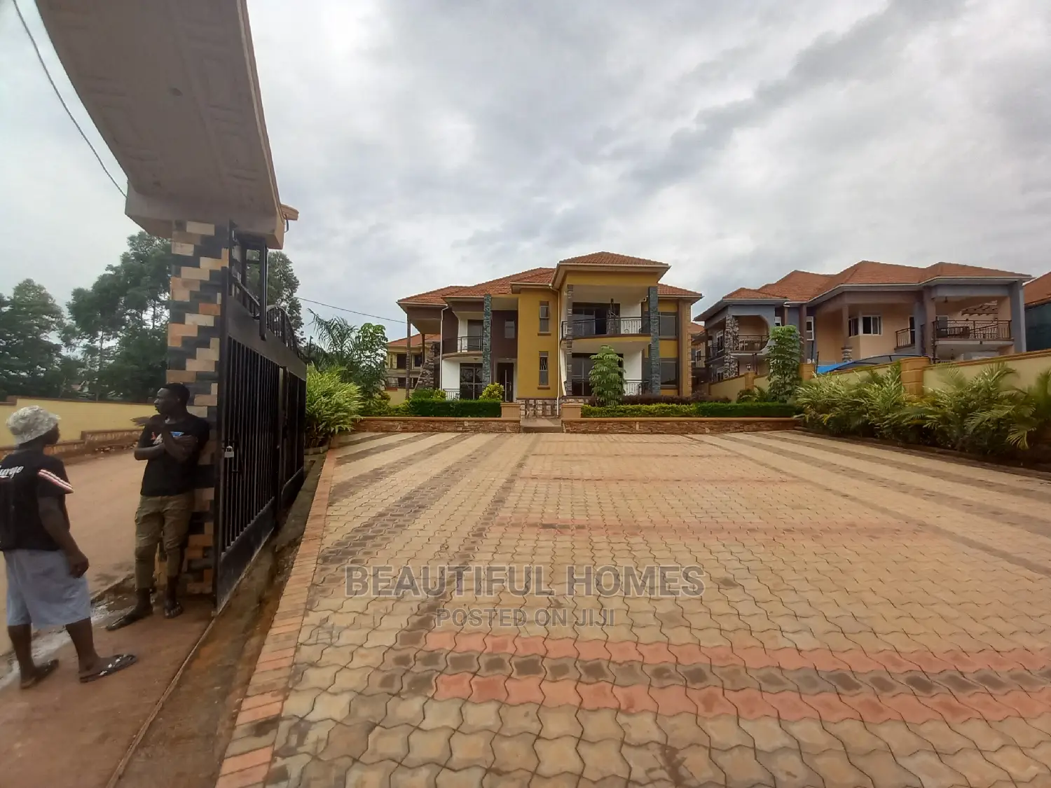 Furnished 7bdrm Mansion in Kiwatule, Nakawa for Sale in Nakawa