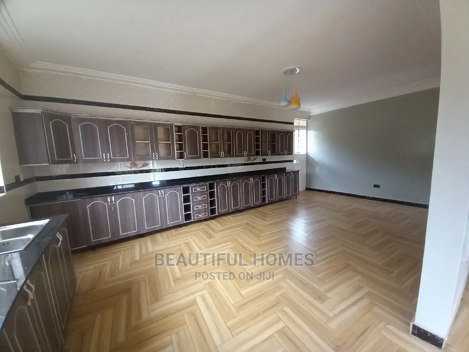 Furnished 7bdrm Mansion in Kiwatule, Nakawa for Sale in Nakawa