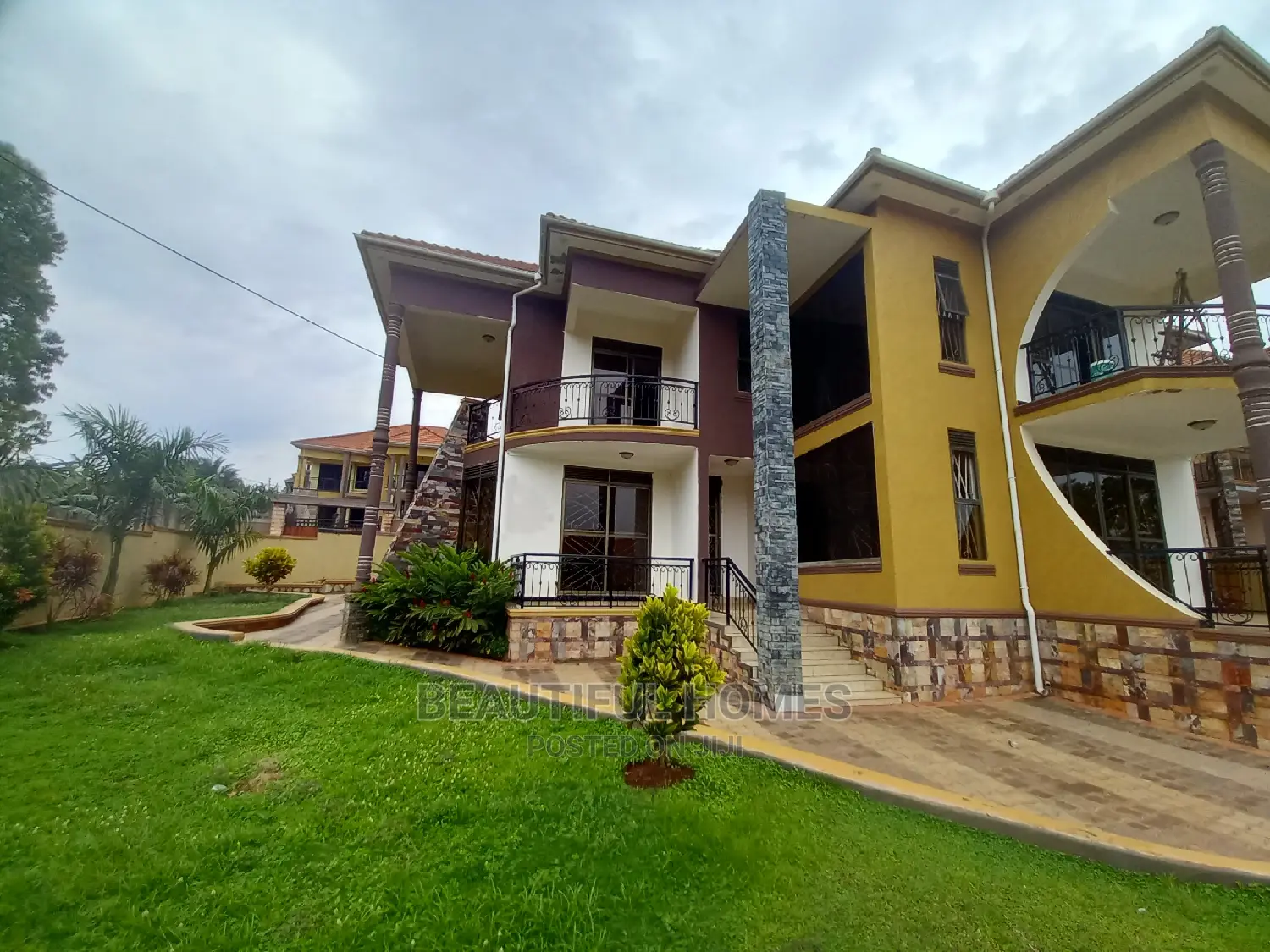 Furnished 7bdrm Mansion in Kiwatule, Nakawa for Sale in Nakawa
