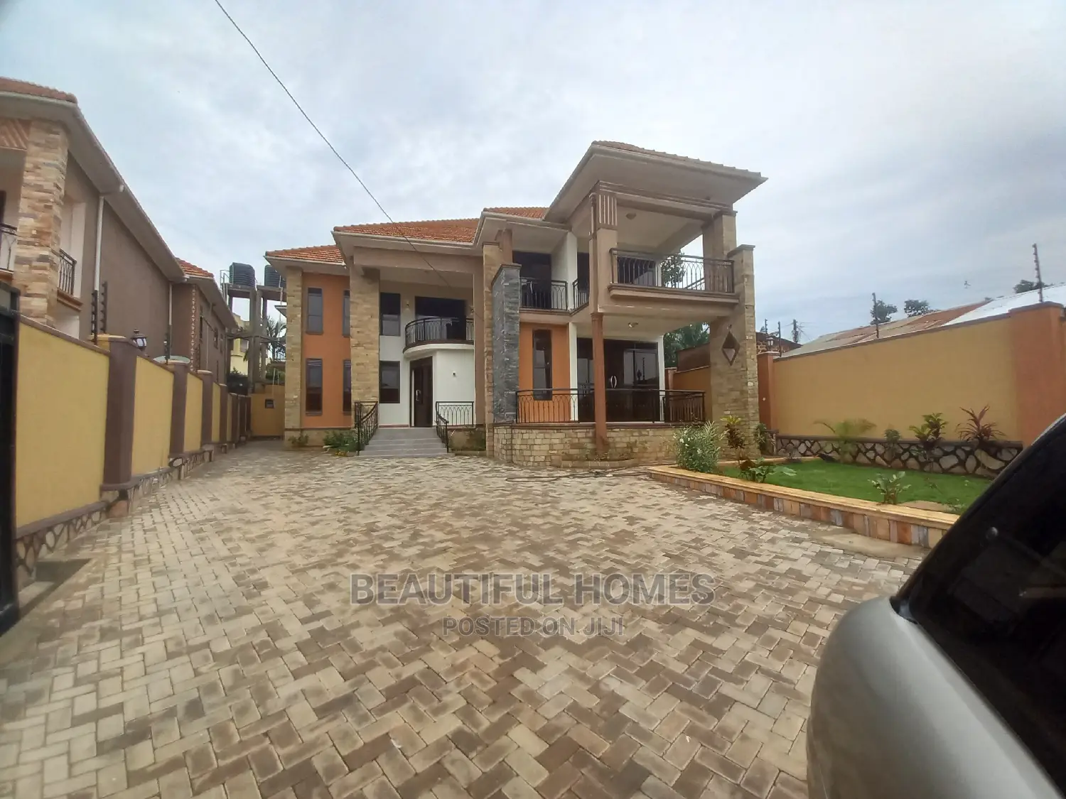 Furnished 6bdrm Mansion in Kiwatule Recreation, Nakawa for Sale in Nakawa
