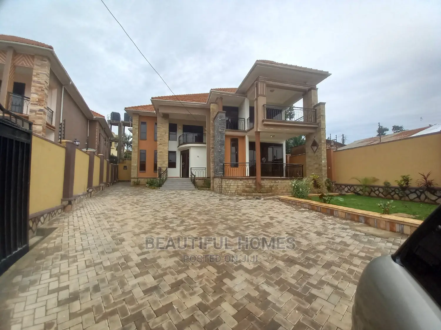 Furnished 6bdrm Mansion in Kiwatule Recreation, Nakawa for Sale in Nakawa
