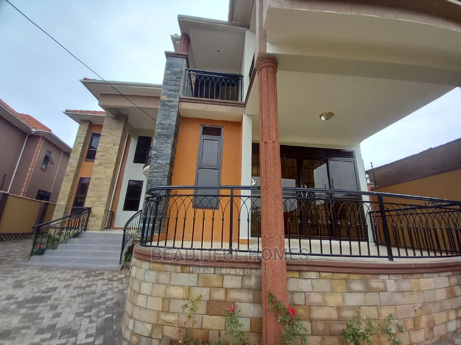 Furnished 6bdrm Mansion in Kiwatule Recreation, Nakawa for Sale in Nakawa