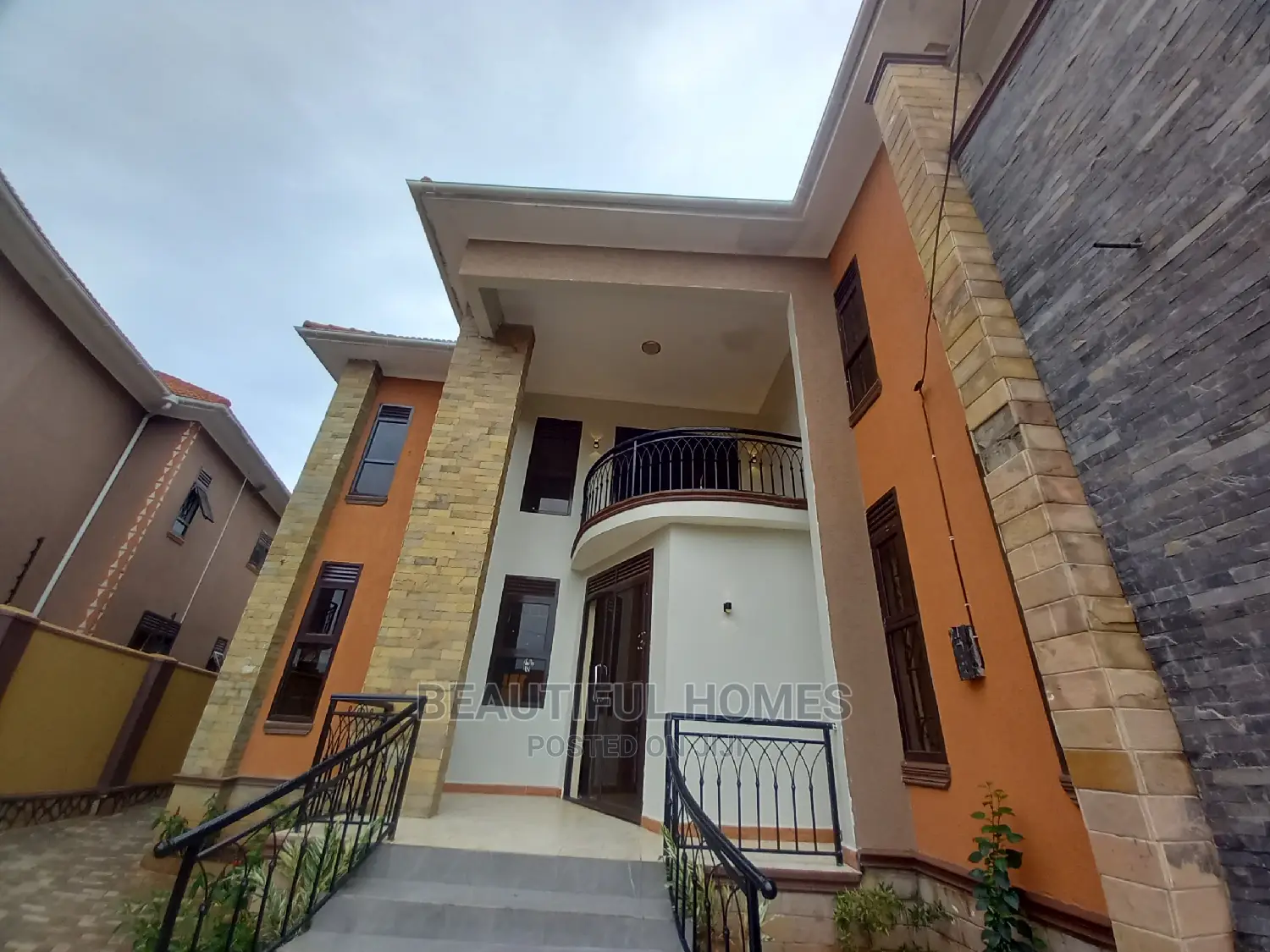 Furnished 6bdrm Mansion in Kiwatule Recreation, Nakawa for Sale in Nakawa