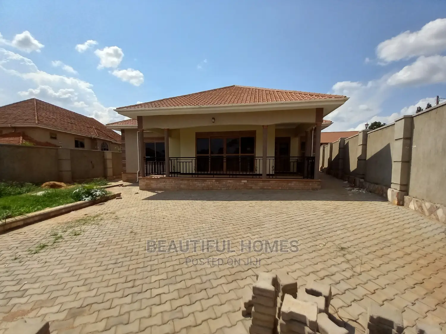 Furnished 5bdrm House in Buwate, Kira for Sale in Kira