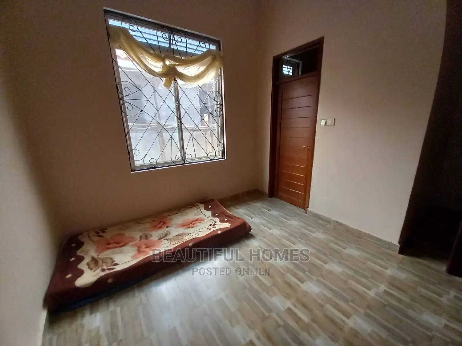 Furnished 4bdrm Duplex in Kira for Sale in Kira
