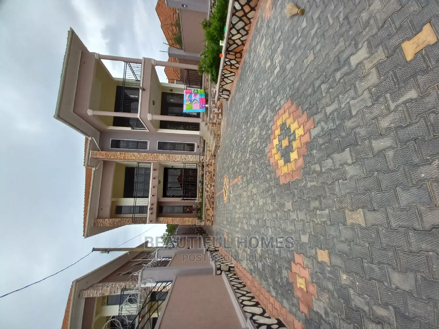Furnished 5bdrm Mansion in Kira Tarmack for Sale in Kira