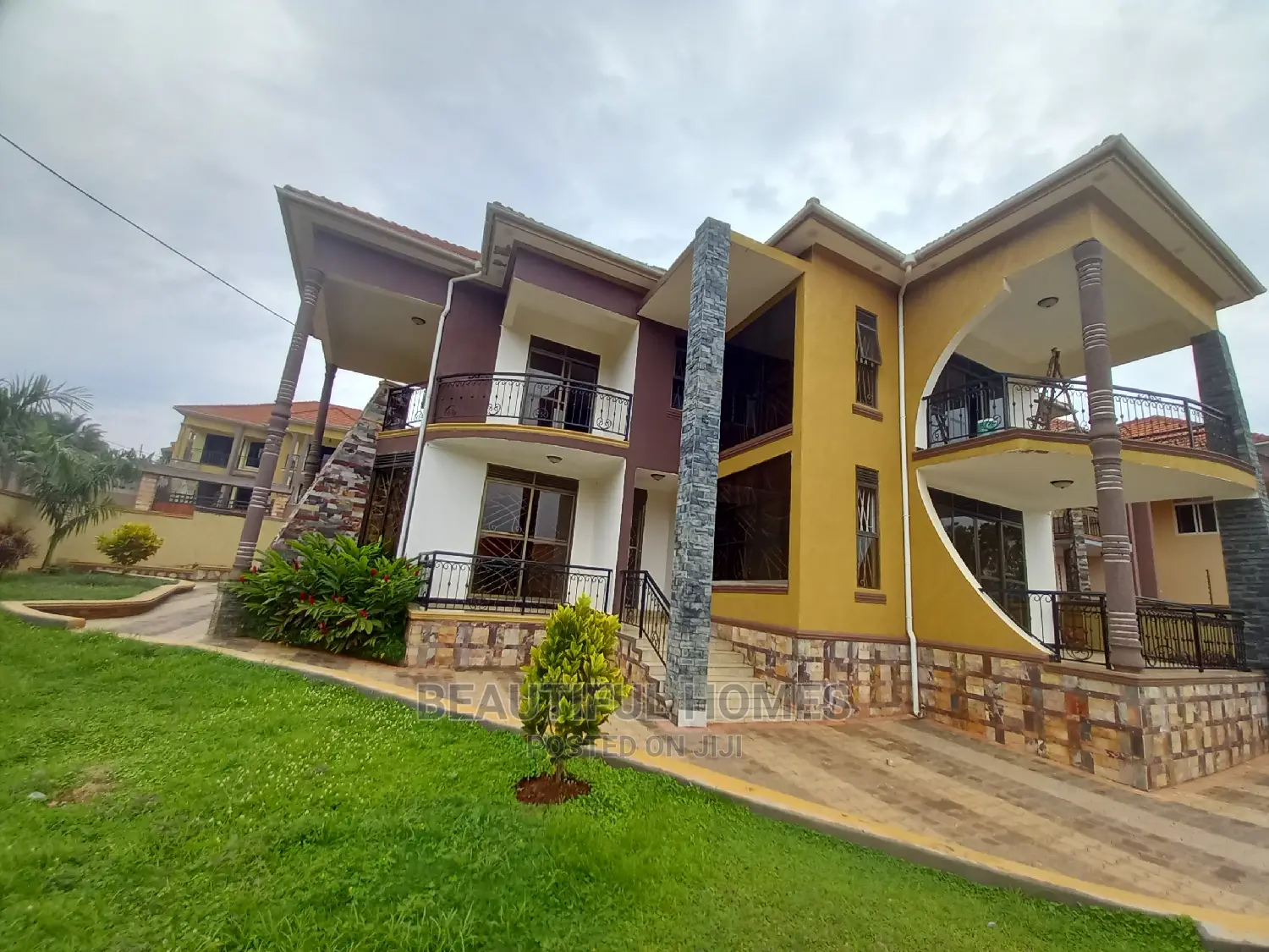 Furnished 7bdrm Mansion in Kiwatule Bidandi, Central Division for Sale in Central Division