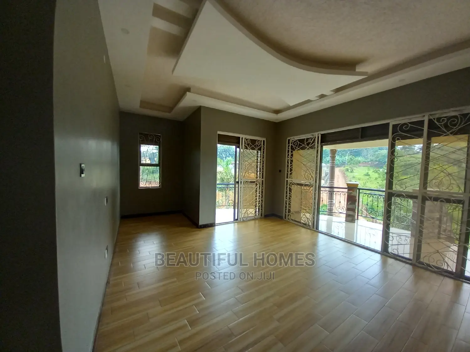 Furnished 7bdrm Mansion in Kiwatule Bidandi, Central Division for Sale in Central Division