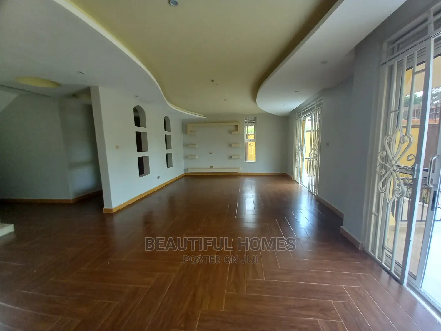 Furnished 7bdrm House in Kiwatule, Central Division for Sale in Central Division