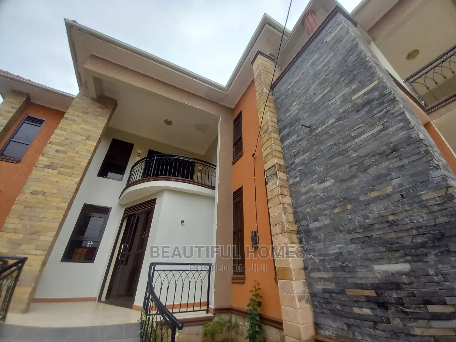 Furnished 6bdrm Mansion in Kiwatule, Central Division for Sale in Central Division