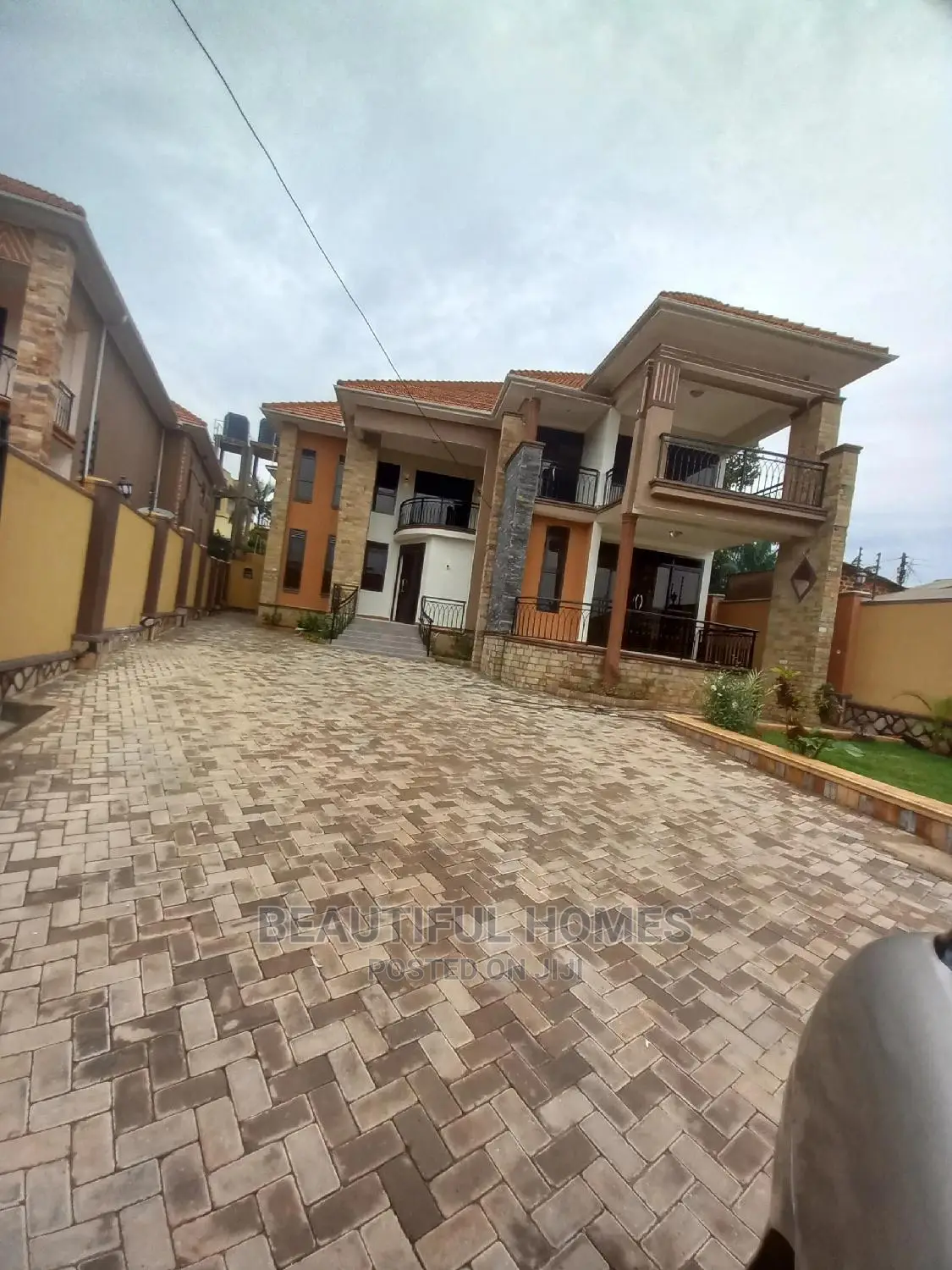 Furnished 6bdrm Mansion in Kiwatule, Central Division for Sale in Central Division