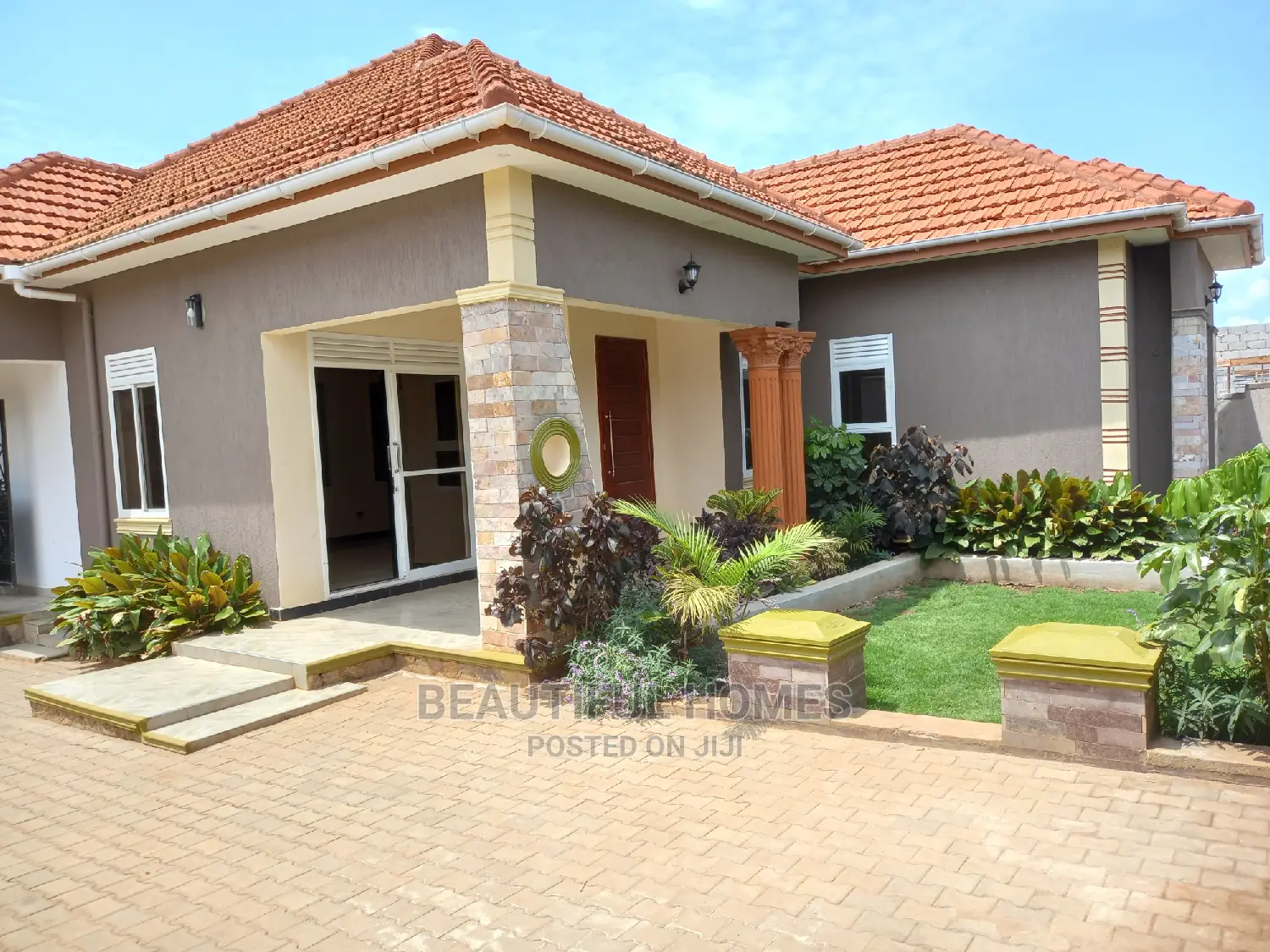 Furnished 4bdrm House in Kira Tarmack for Sale in Kira