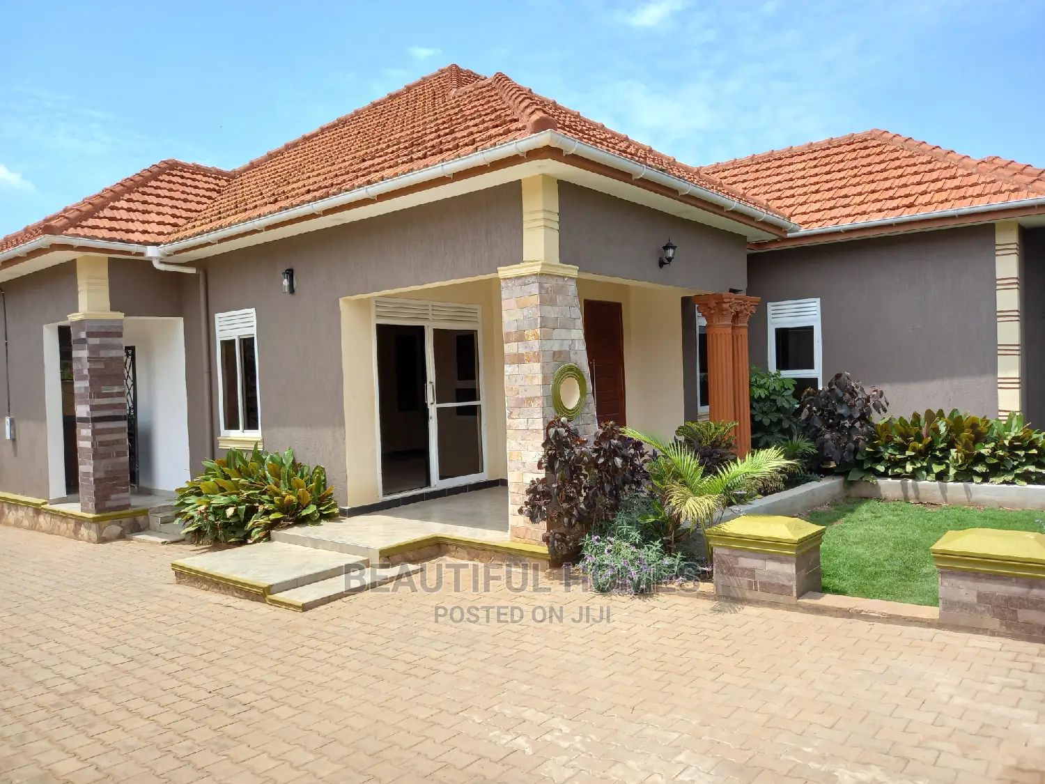 Furnished 4bdrm House in Kira Tarmack for Sale in Kira