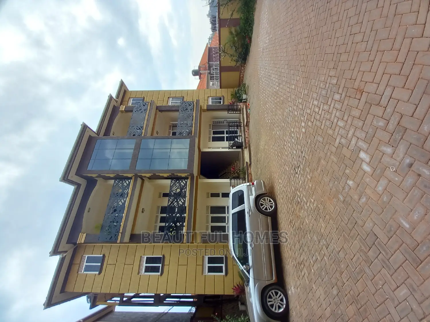 Furnished 2bdrm Apartment in Kisaasi, Central Division for Sale in Central Division