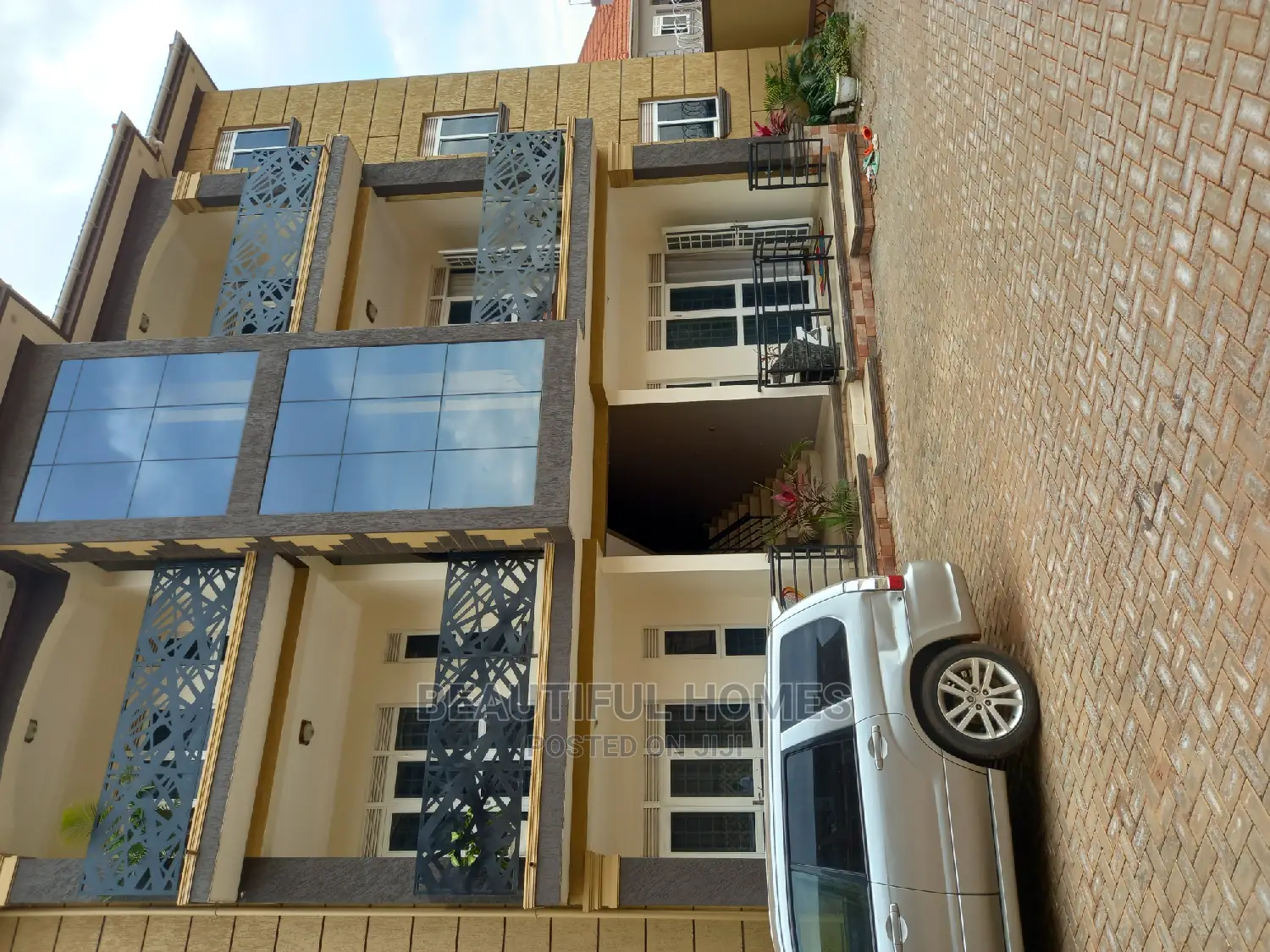 Furnished 2bdrm Apartment in Kisaasi, Central Division for Sale in Central Division