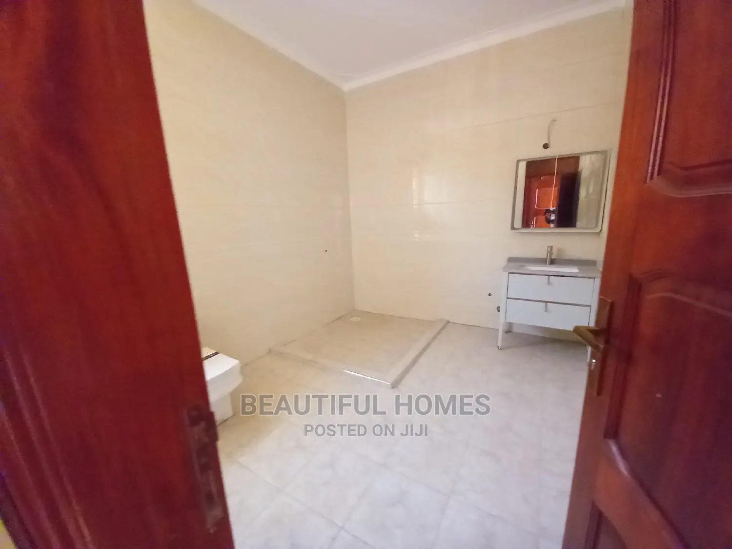 Furnished 2bdrm Apartment in Kisaasi, Central Division for Sale in Central Division