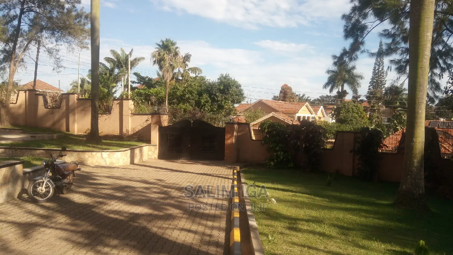 5bdrm Bungalow in Kololo Property, Central Division for Rent in Central Division