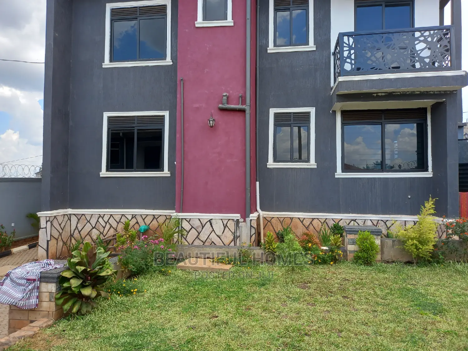 Furnished 5bdrm Mansion in Kira for Sale in Kira
