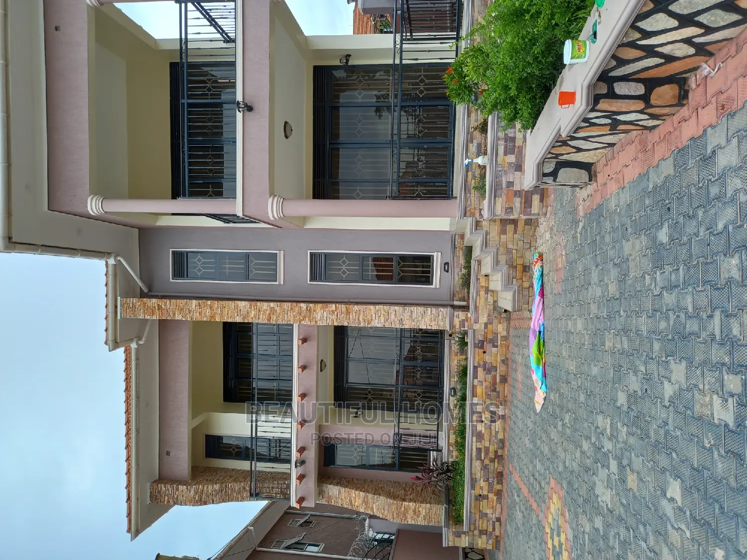 Furnished 4bdrm Mansion in Kira Mamerito Road for Sale in Kira