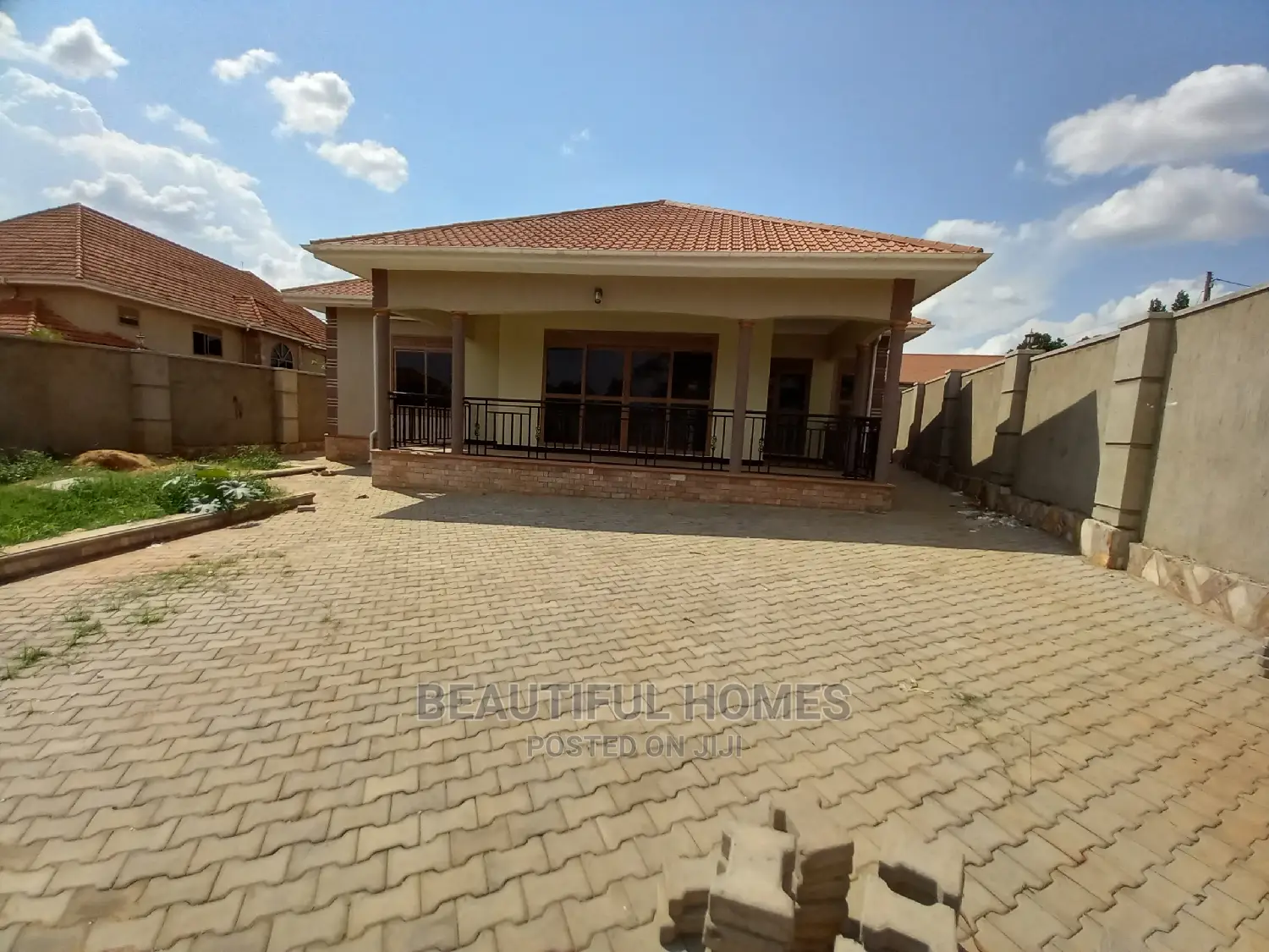 Furnished 5bdrm House in Buwate, Kira for Sale in Kira