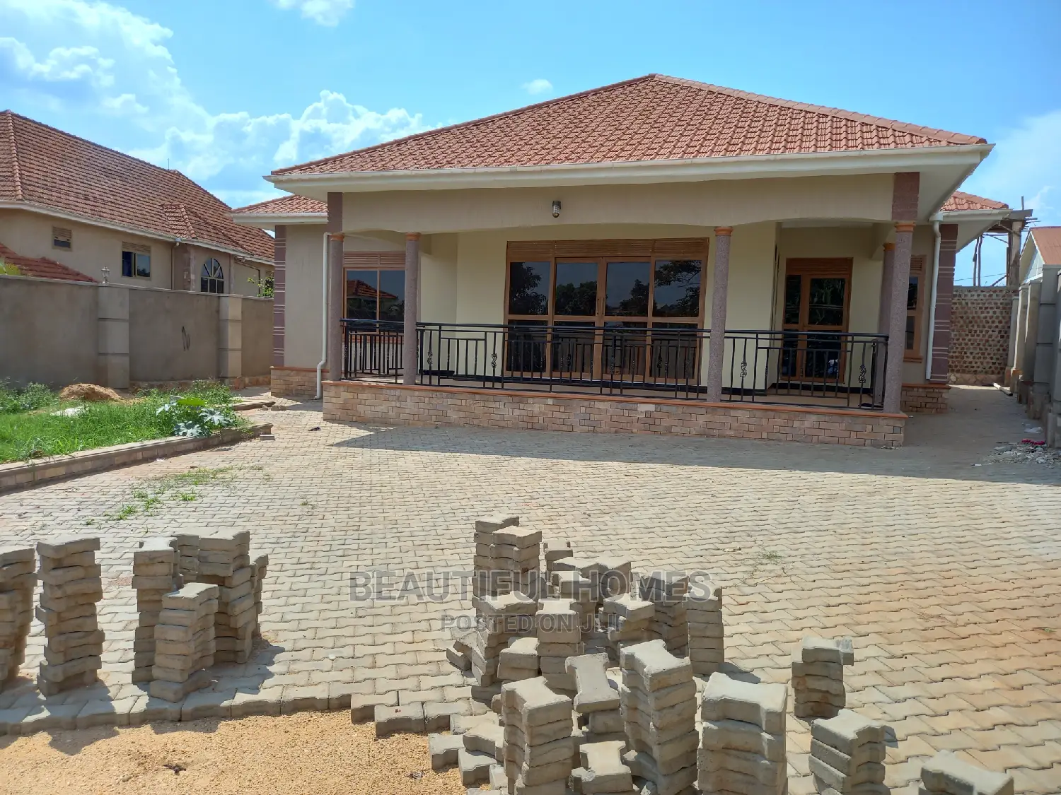 Furnished 5bdrm House in Buwate, Kira for Sale in Kira