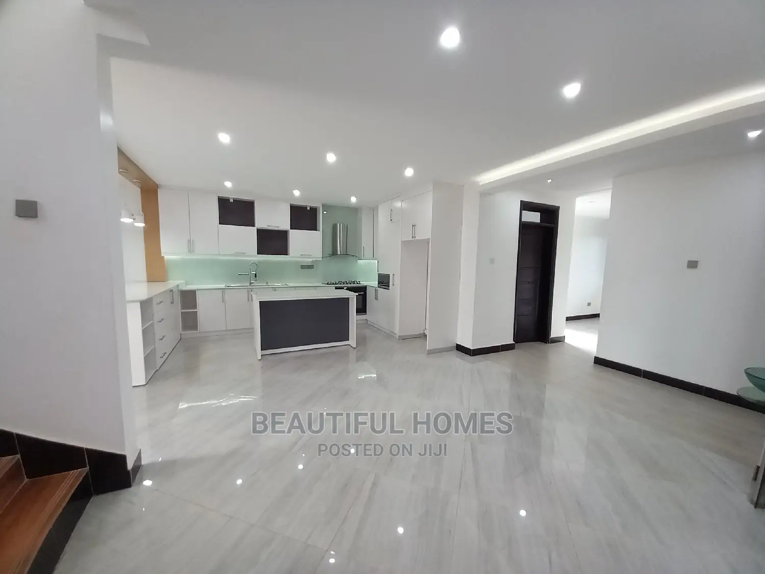 Furnished 5bdrm Mansion in Kira for Sale in Kira