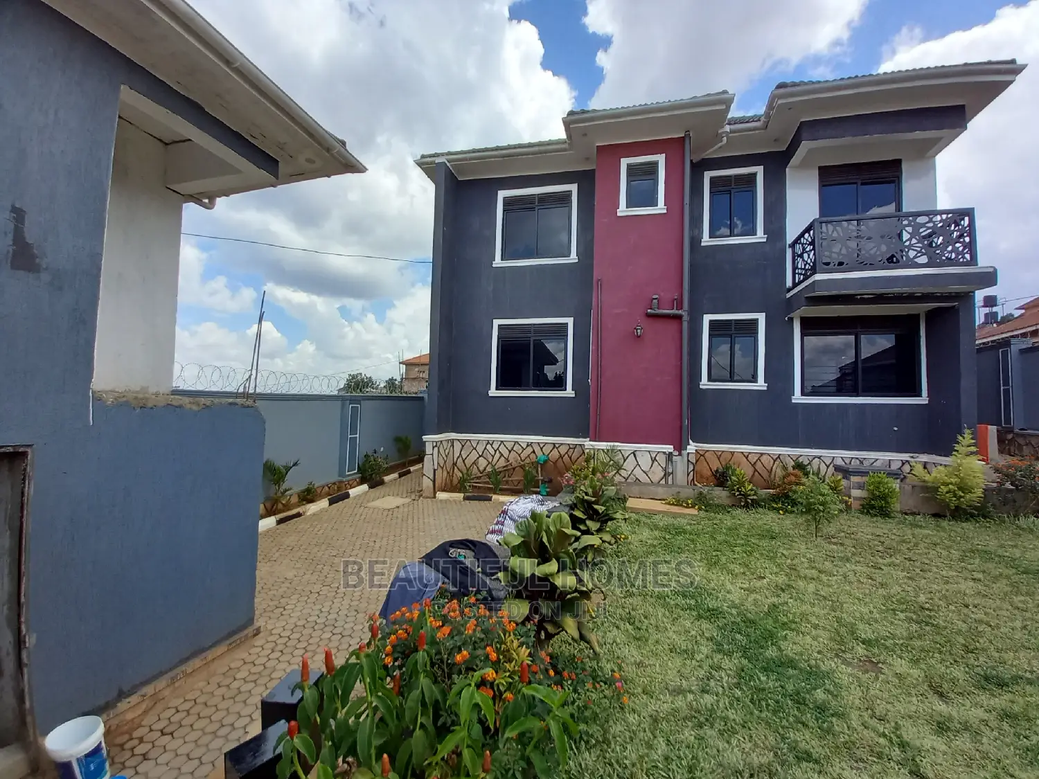 Furnished 5bdrm Mansion in Kira for Sale in Kira