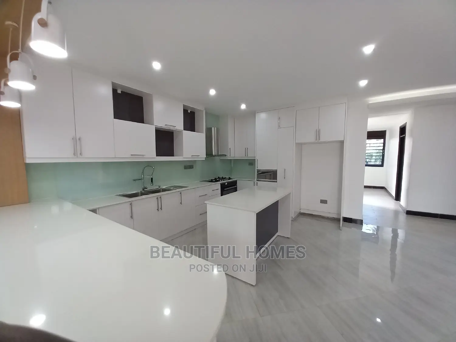 Furnished 5bdrm Mansion in Kira for Sale in Kira
