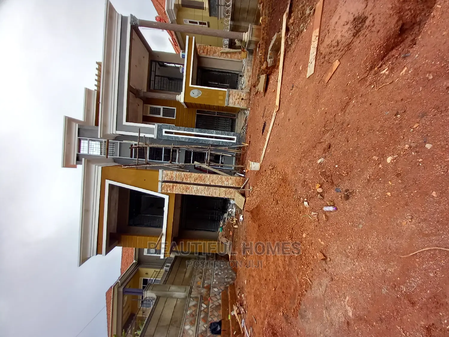 Furnished 4bdrm Mansion in Kira Tarmack for Sale in Kira
