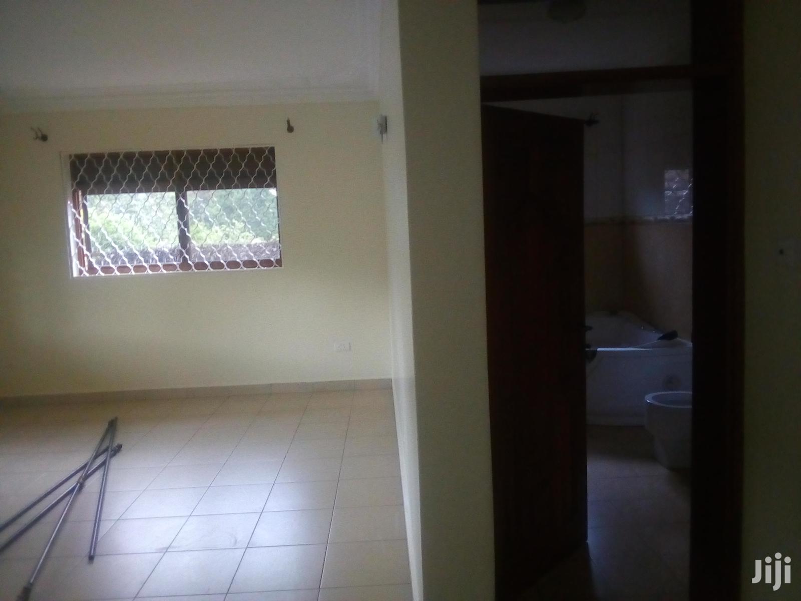 5 Bedrooms Apartment For Rent in Kampala