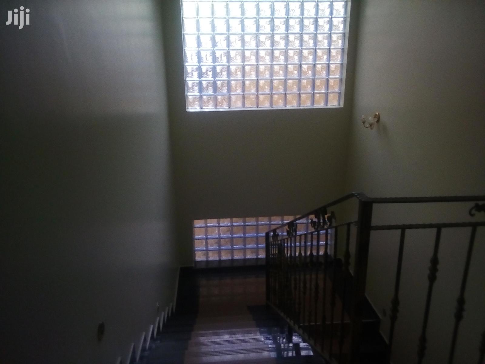 5 Bedrooms Apartment For Rent in Kampala