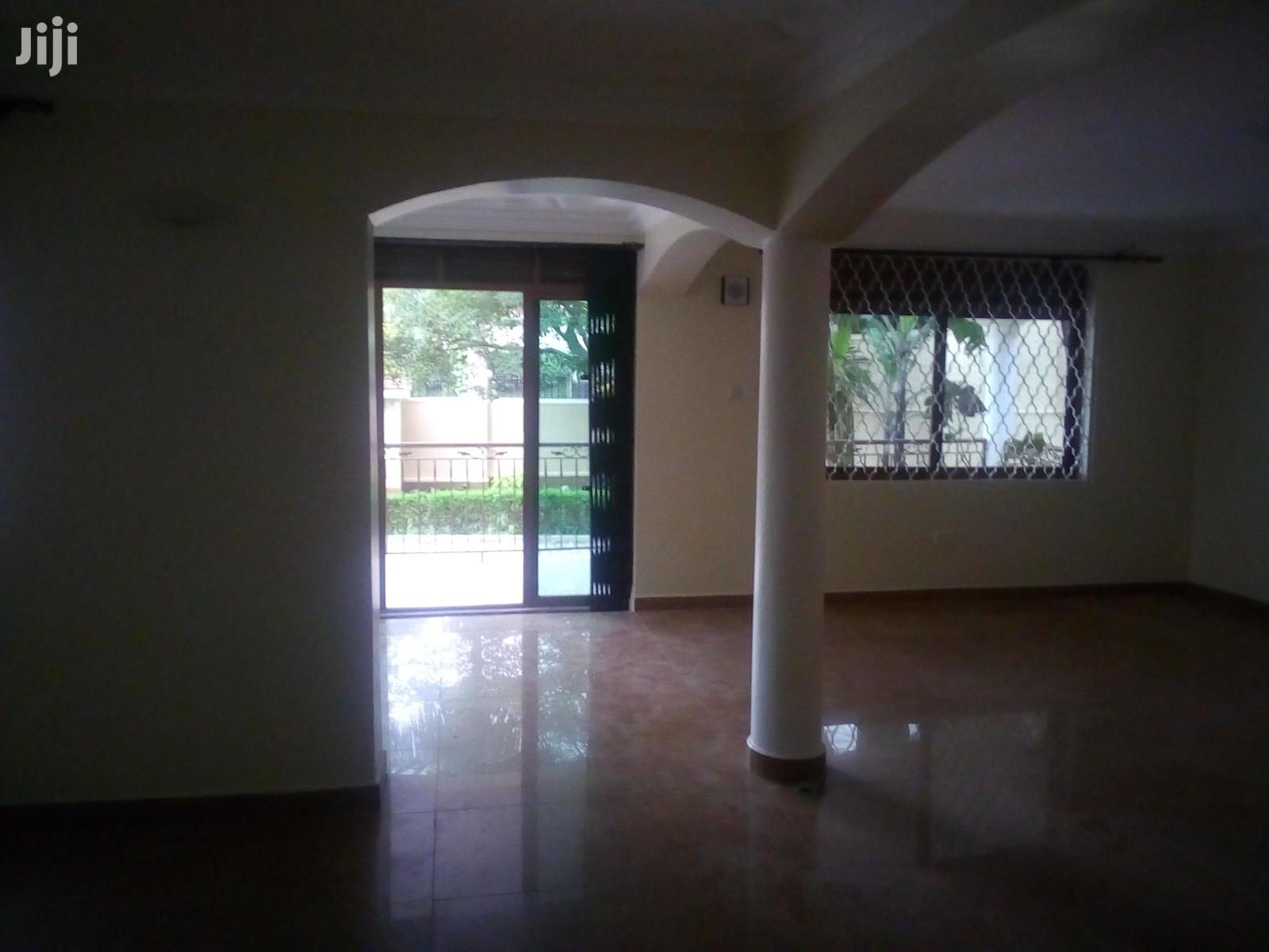 5 Bedrooms Apartment For Rent in Kampala
