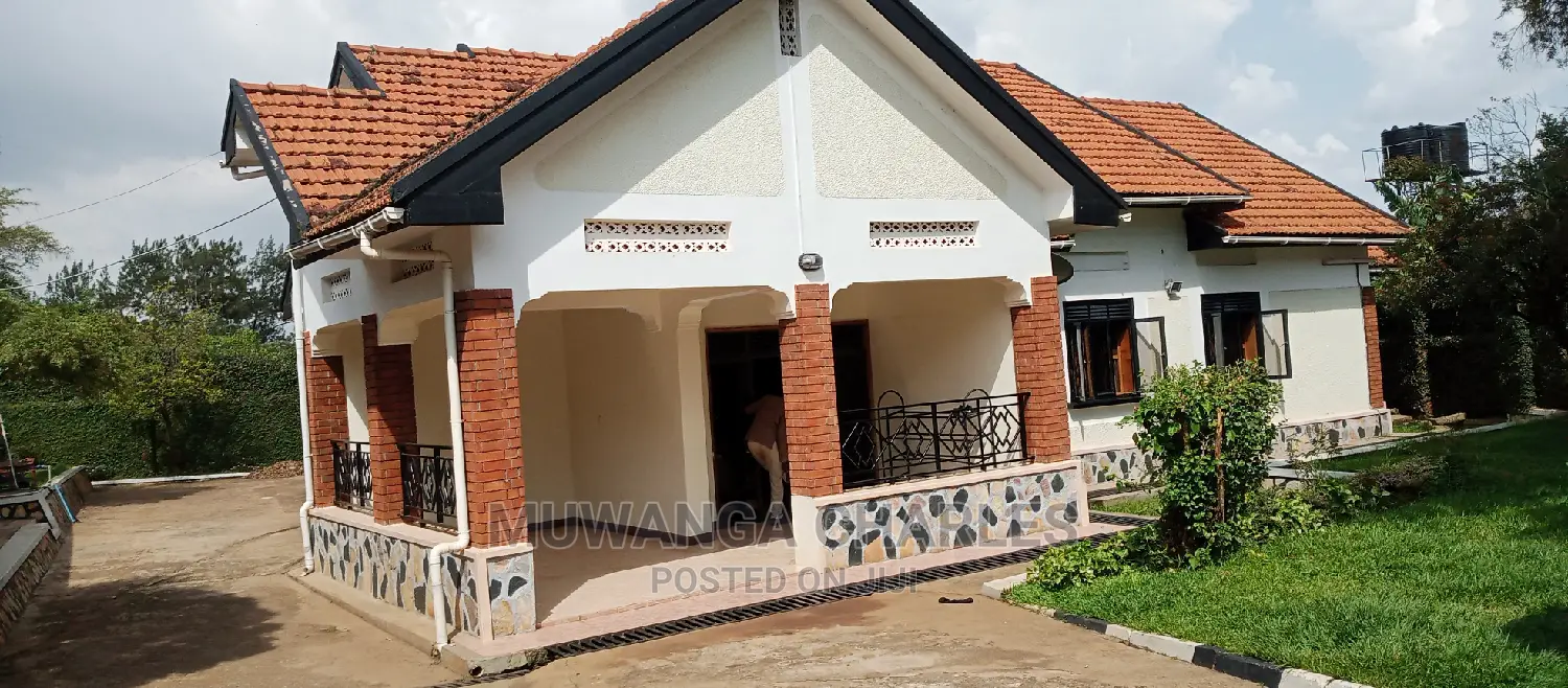 4bdrm Duplex in Fs Properties Ltd, Central Division for rent in Central Division