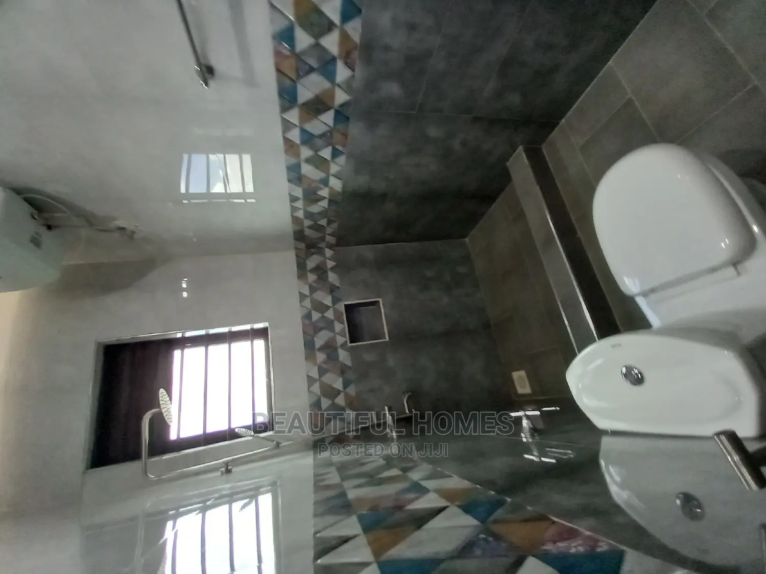 Furnished 2bdrm Apartment in Kisaasi, Nakawa for Sale in Nakawa