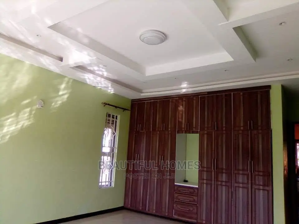 Furnished 5bdrm Mansion in Kyanja, Nakawa for Sale in Nakawa